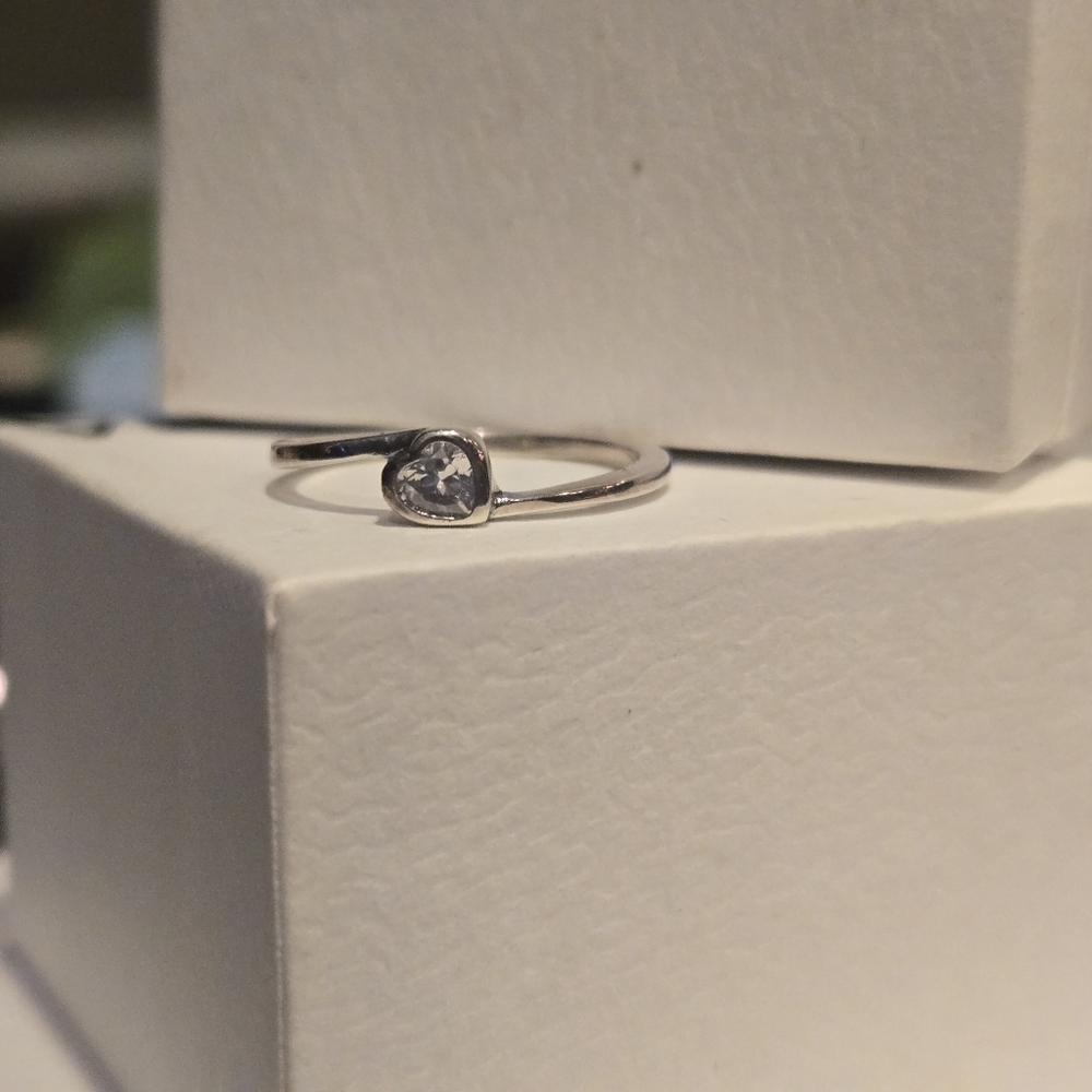Elegant Silver Heart Ring
